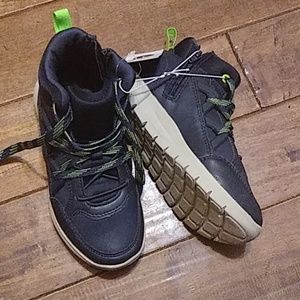 Boys zip up high top